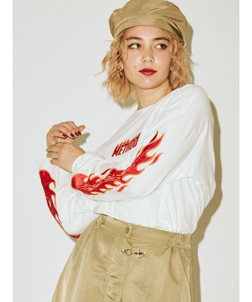 jouetie(ジュエティ)の「ファイヤースリーブロンT(Tシャツ/カットソー・レディース・オフホワイト/ブラック/グリーン・MEDIUM)」の1枚目の写真