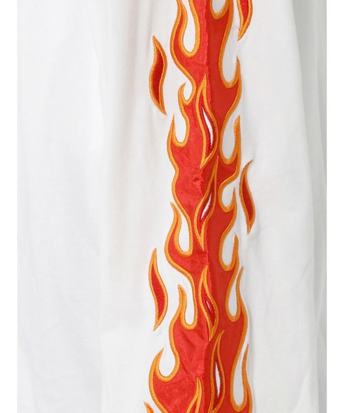 jouetie(ジュエティ)の「ファイヤースリーブロンT(Tシャツ/カットソー・レディース・オフホワイト/ブラック/グリーン・MEDIUM)」の5枚目の写真