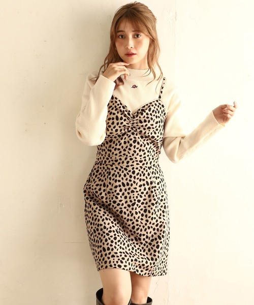 one after another NICE CLAUP(ワンアフターアナザーナイスクラップ)の「バラ刺繍プチハイリブニット(ニット/セーター・レディース・アイボリー/ブラウン/ミント・FREE)」の4枚目の写真