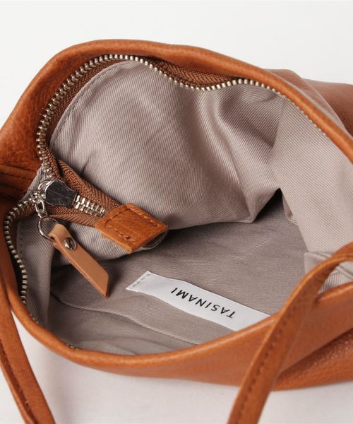 TASINAMI(タシナミ)の「TASINAMI アーロンレザーコートポケットバッグショルダー (TA-2015)(ショルダーバッグ・レディース・キャメル/ピンク/ブルー/グレー/グレイッシュベージュ/イエロー/ブラック・FREE)」の13枚目の写真