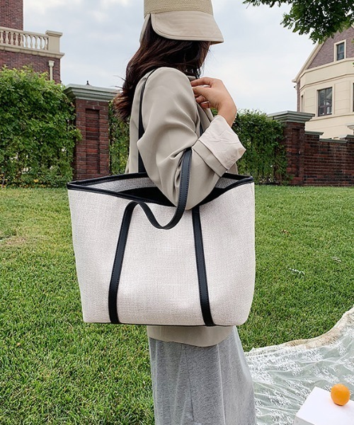 yuue' ( wear )(ユーイ)の「【トートバッグ】キャンバス×レザーパイピング(トートバッグ・レディース・ブラック/ベージュ/ホワイト・FREE)」の4枚目の写真