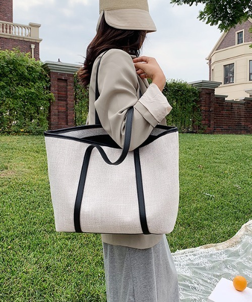 yuue' ( wear )(ユーイ)の「【トートバッグ】キャンバス×レザーパイピング(トートバッグ・レディース・ブラック/ベージュ/ホワイト・FREE)」の5枚目の写真