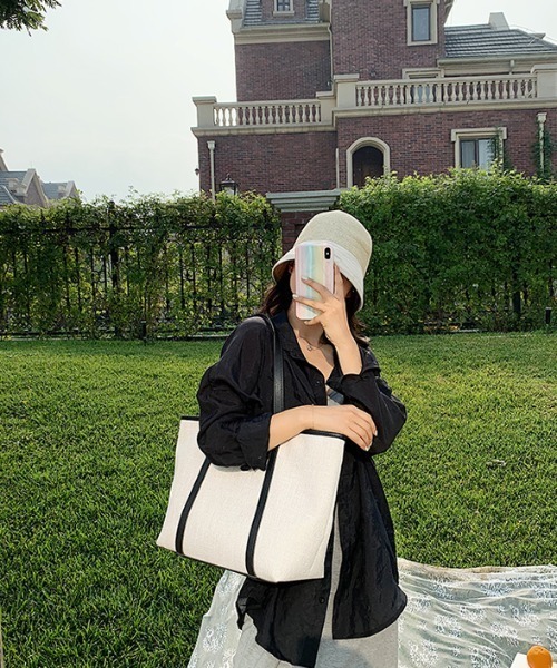 yuue' ( wear )(ユーイ)の「【トートバッグ】キャンバス×レザーパイピング(トートバッグ・レディース・ブラック/ベージュ/ホワイト・FREE)」の13枚目の写真
