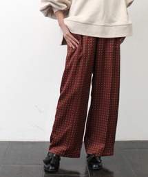 サテン小紋柄ストレートパンツ