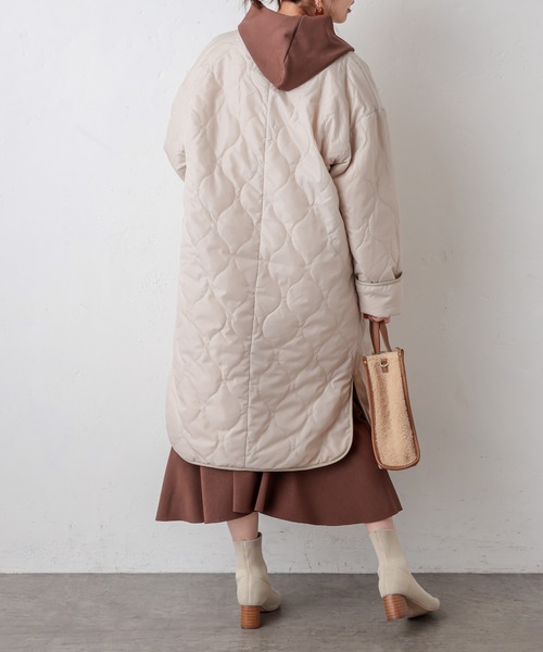 natural couture(ナチュラルクチュール)の「キルトリバーシブルパイピングコート(ノーカラーコート・レディース・ブラック/ベージュ/ピンク・FREE)」の13枚目の写真