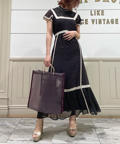 LILY BROWN(リリーブラウン)の「メタルハンドルトートバッグ(トートバッグ・レディース・ゴールド/ボルドー/ブラック・FREE)」の16枚目の写真