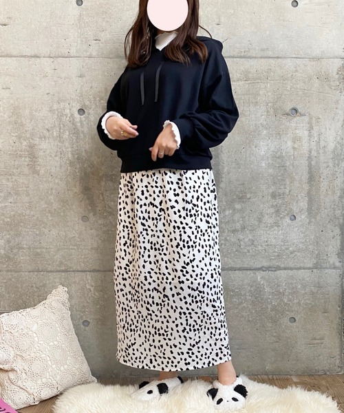 Mysa&Liina(ミーサリーナ)の「ポンチパーカーショートパンツセットアップ(ルームウェア/パジャマ・レディース・チャコールグレー/ブラック/ベージュ/サックスブルー/ピンク・M/L)」の6枚目の写真