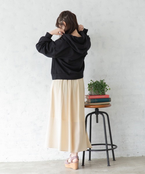 Mysa&Liina(ミーサリーナ)の「ポンチパーカーショートパンツセットアップ(ルームウェア/パジャマ・レディース・チャコールグレー/ブラック/ベージュ/サックスブルー/ピンク・M/L)」の19枚目の写真