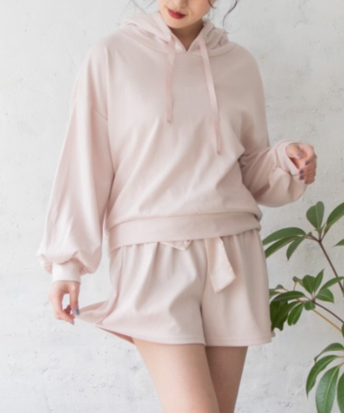 Mysa&Liina(ミーサリーナ)の「ポンチパーカーショートパンツセットアップ(ルームウェア/パジャマ・レディース・チャコールグレー/ブラック/ベージュ/サックスブルー/ピンク・M/L)」の9枚目の写真