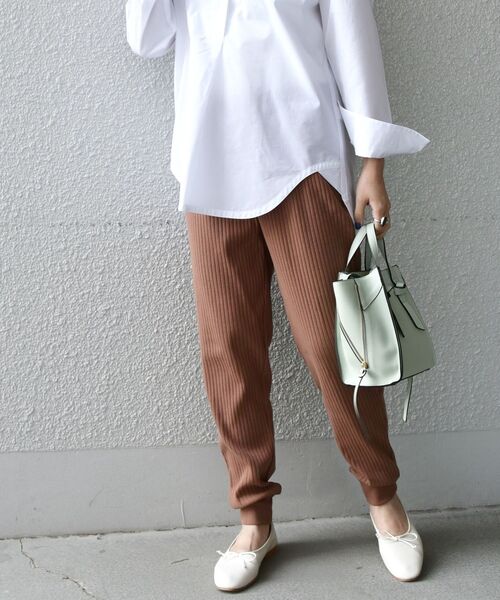 SHIPS any（シップス エニィ）の「SHIPS any: テレコ ジョグ パンツ◇◇（その他パンツ・レディース・ブラック/レンガ/ナチュラル/チャコールグレー・ONE SIZE）」の2枚目の写真