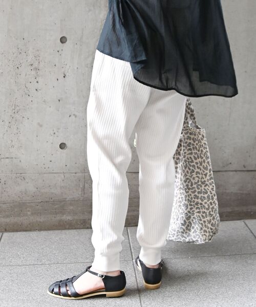 SHIPS any（シップス エニィ）の「SHIPS any: テレコ ジョグ パンツ◇◇（その他パンツ・レディース・ブラック/レンガ/ナチュラル/チャコールグレー・ONE SIZE）」の17枚目の写真