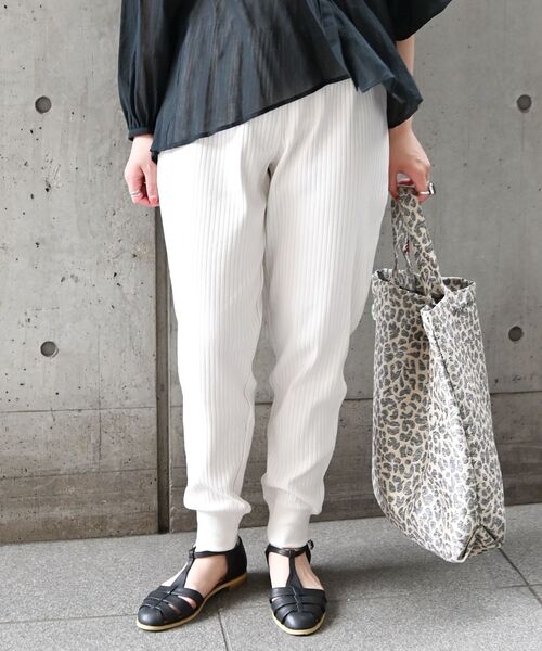 SHIPS any（シップス エニィ）の「SHIPS any: テレコ ジョグ パンツ◇◇（その他パンツ・レディース・ブラック/レンガ/ナチュラル/チャコールグレー・ONE SIZE）」の18枚目の写真