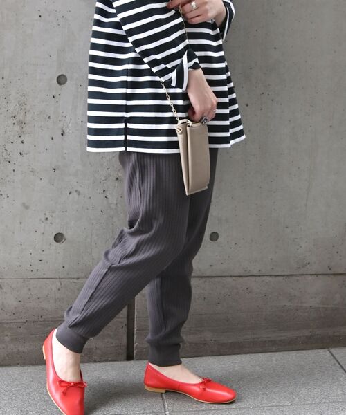 SHIPS any（シップス エニィ）の「SHIPS any: テレコ ジョグ パンツ◇◇（その他パンツ・レディース・ブラック/レンガ/ナチュラル/チャコールグレー・ONE SIZE）」の22枚目の写真