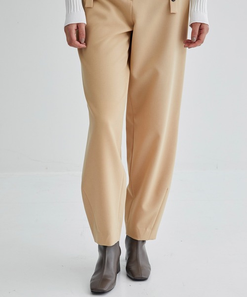 UNITED TOKYO（ユナイテッドトウキョウ）の「ローグラヴィティコクーンパンツ（その他パンツ・レディース・ブラック/ベージュ・1/2）」の5枚目の写真