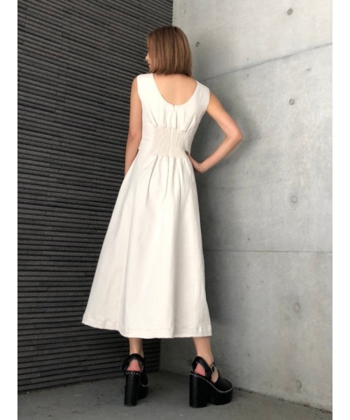 ENVYM（アンビー）の「デニムロングＯＰ（ワンピース・レディース・アイボリー/インディゴブルー・FREE）」の12枚目の写真