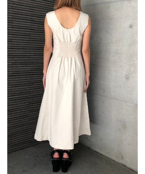 ENVYM（アンビー）の「デニムロングＯＰ（ワンピース・レディース・アイボリー/インディゴブルー・FREE）」の6枚目の写真