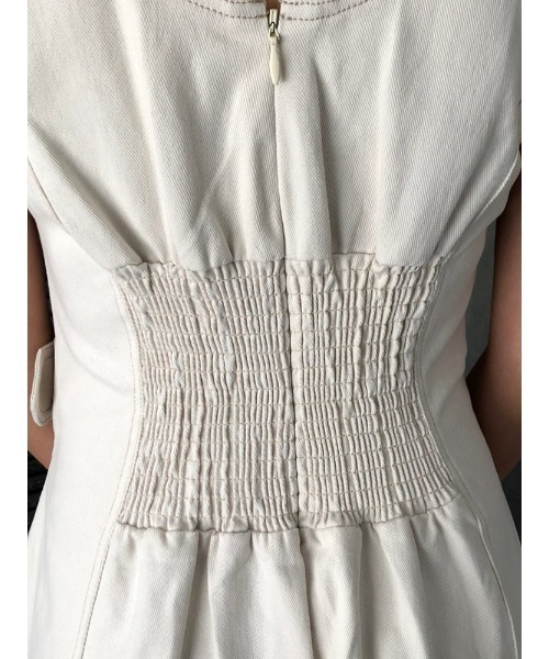 ENVYM（アンビー）の「デニムロングＯＰ（ワンピース・レディース・アイボリー/インディゴブルー・FREE）」の4枚目の写真