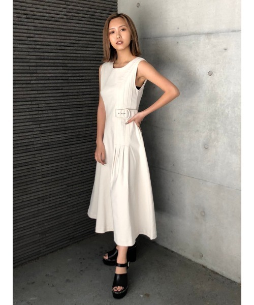 ENVYM（アンビー）の「デニムロングＯＰ（ワンピース・レディース・アイボリー/インディゴブルー・FREE）」の5枚目の写真