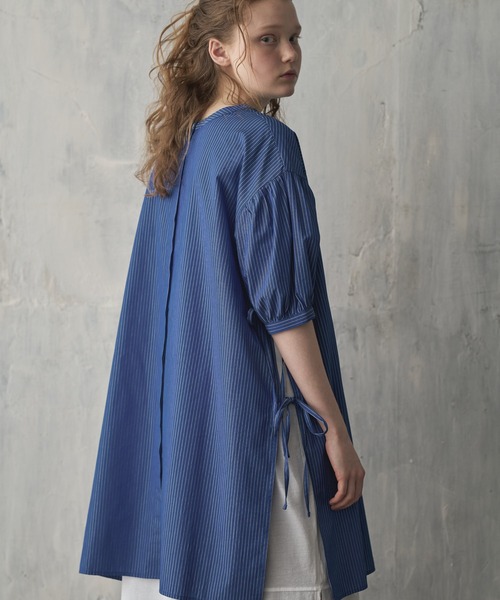PUAL CE CIN（ピュアルセシン）の「【Du noir】ストライプサイドリボン チュニック（チュニック・レディース・ホワイト系/サックスブルー系・FREE）」の2枚目の写真