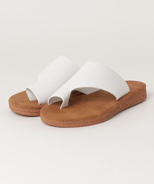 AAA+（サンエープラス）の「[軽量・滑りにくい]アシメカットトングコンフォートサンダル（サンダル・レディース・ホワイト/ブラック/ブラウン・S/M/L/LL）」の4枚目の写真