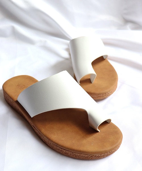 AAA+（サンエープラス）の「[軽量・滑りにくい]アシメカットトングコンフォートサンダル（サンダル・レディース・ホワイト/ブラック/ブラウン・S/M/L/LL）」の9枚目の写真