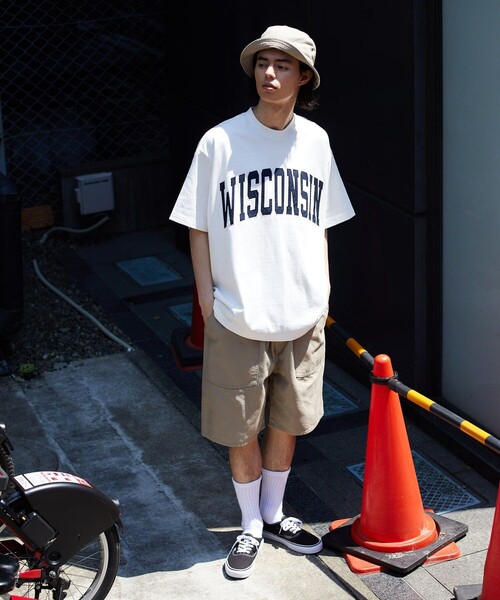 FREAK'S STORE（フリークスストア）の「WISCONSIN カレッジロゴ ワッペン Tシャツ/アーチロゴ/刺繍（Tシャツ/カットソー・メンズ・ホワイト/ブラック/グレー/ネイビー/グリーン・MEDIUM/LARGE）」の6枚目の写真