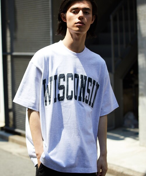 FREAK'S STORE（フリークスストア）の「WISCONSIN カレッジロゴ ワッペン Tシャツ/アーチロゴ/刺繍（Tシャツ/カットソー・メンズ・ホワイト/ブラック/グレー/ネイビー/グリーン・MEDIUM/LARGE）」の21枚目の写真