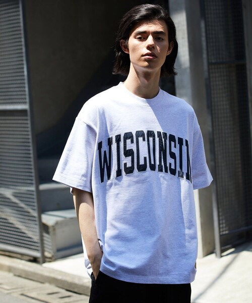 FREAK'S STORE（フリークスストア）の「WISCONSIN カレッジロゴ ワッペン Tシャツ/アーチロゴ/刺繍（Tシャツ/カットソー・メンズ・ホワイト/ブラック/グレー/ネイビー/グリーン・MEDIUM/LARGE）」の8枚目の写真