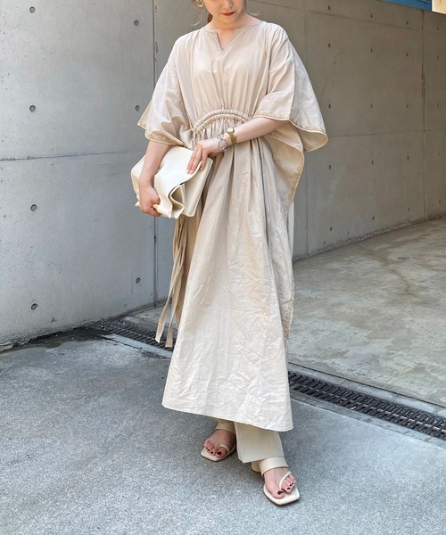 CAPRICIEUX LE'MAGE(カプリシューレマージュ)の「コード刺繍ドロストワンピース(ワンピース・レディース・グレイッシュベージュ/チャコールグレー・FREE)」の15枚目の写真