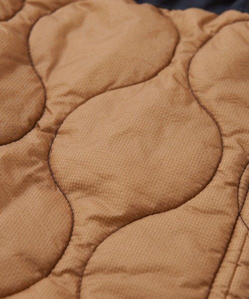 TOBILA（トビラ）の「ナイロン中綿2Wayミリタリージャケットユニセックス（ミリタリージャケット・レディース・ブラック/カーキ・M）」の12枚目の写真