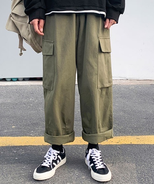 KOR（ケーオーアール）の「ルーズストレート ミリタリーカーゴパンツ