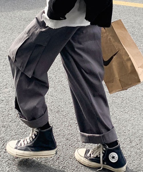 KOR(ケーオーアール)の「ルーズストレート ミリタリーカーゴパンツ(カーゴパンツ・メンズ・ブラック/グレー/オリーブ・M/L/XL)」の20枚目の写真