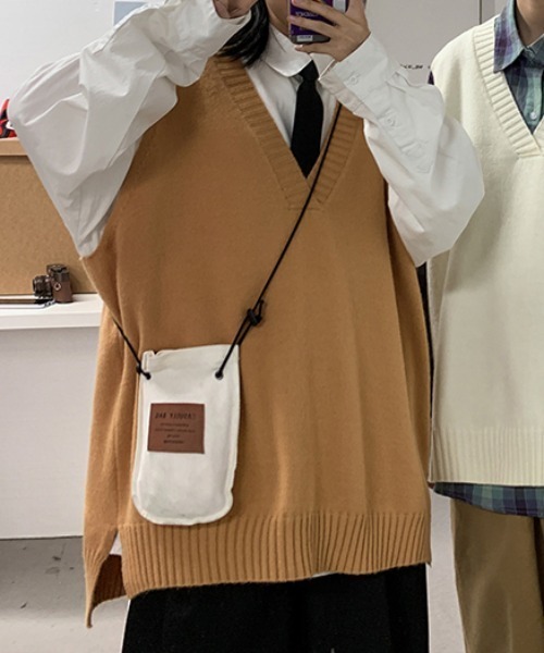 KOR（ケーオーアール）の「ユニセックス対応 Vネックニットベスト（ベスト・メンズ・ホワイト/ブラック/ブラウン/ベージュ/カーキ/イエロー・M/L/2XL/XL）」の18枚目の写真