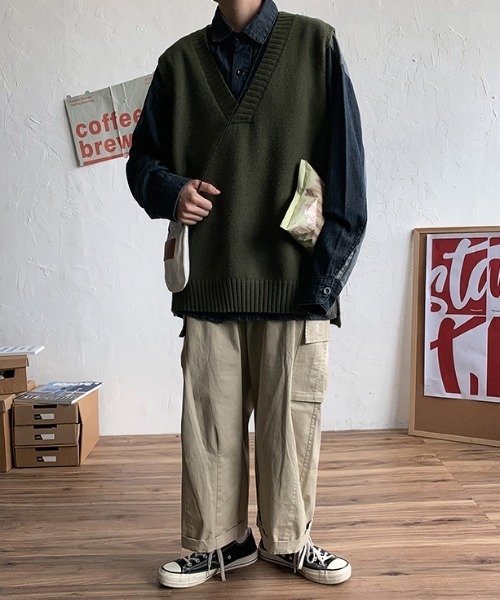 KOR（ケーオーアール）の「ユニセックス対応 Vネックニットベスト（ベスト・メンズ・ホワイト/ブラック/ブラウン/ベージュ/カーキ/イエロー・M/L/2XL/XL）」の19枚目の写真