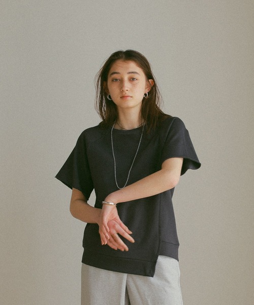 ReNorm（リノーム）の「ミニ裏毛アシメデザイントップス（Tシャツ/カットソー・レディース・ブラウン/ダークグレー・フリー）」の2枚目の写真