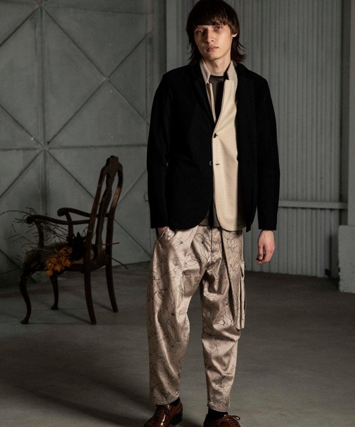 OURET（オーレット）の「ストレッチコールポンチ 2Ｂジャケット（テーラードジャケット・メンズ・ブラック/ベージュ・1/2/3）」の3枚目の写真