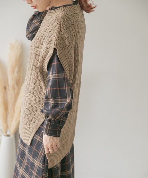 ITEMS URBANRESEARCH（アイテムズ アーバンリサーチ）の「ニットベスト（ベスト・レディース・ライトカーキ/アイボリー/パープル/ブラック/ベージュ・FREE）」の13枚目の写真