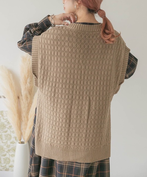 ITEMS URBANRESEARCH（アイテムズ アーバンリサーチ）の「ニットベスト（ベスト・レディース・ライトカーキ/アイボリー/パープル/ブラック/ベージュ・FREE）」の14枚目の写真