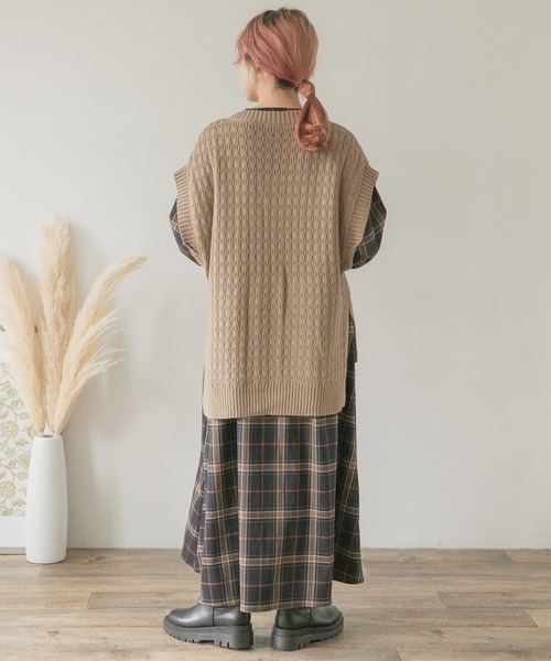 ITEMS URBANRESEARCH（アイテムズ アーバンリサーチ）の「ニットベスト（ベスト・レディース・ライトカーキ/アイボリー/パープル/ブラック/ベージュ・FREE）」の19枚目の写真