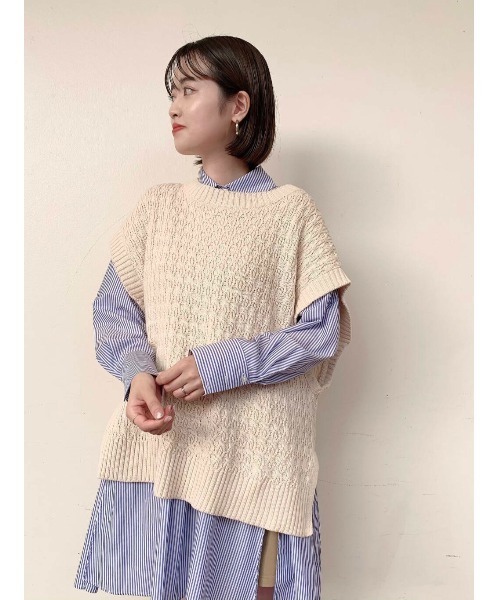 ITEMS URBANRESEARCH（アイテムズ アーバンリサーチ）の「ニットベスト（ベスト・レディース・ライトカーキ/アイボリー/パープル/ブラック/ベージュ・FREE）」の2枚目の写真
