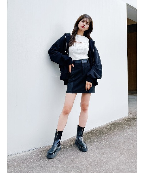 ENVYM（アンビー）の「フェイクレザー×ポンチＳＫ（スカート・レディース・ブラック・FREE）」の9枚目の写真