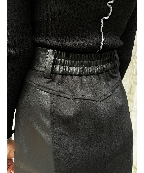 ENVYM（アンビー）の「フェイクレザー×ポンチＳＫ（スカート・レディース・ブラック・FREE）」の6枚目の写真