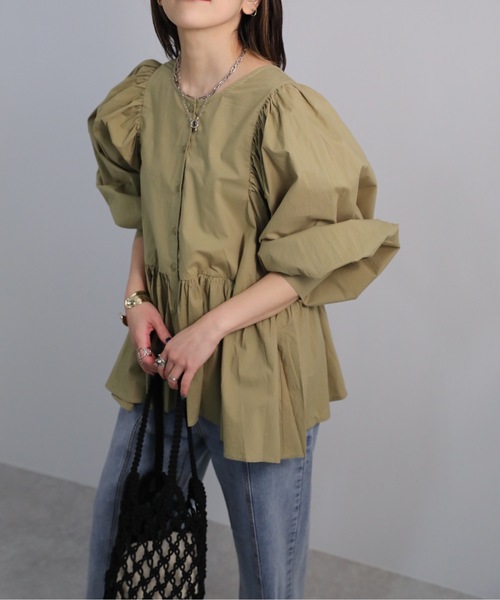 sakishimatokyo(サキシマトーキョー)の「「ボリュームギャザースリーブブラウス」(シャツ/ブラウス・レディース・ブラック/オフホワイト/ライトグリーン・FREE)」の3枚目の写真