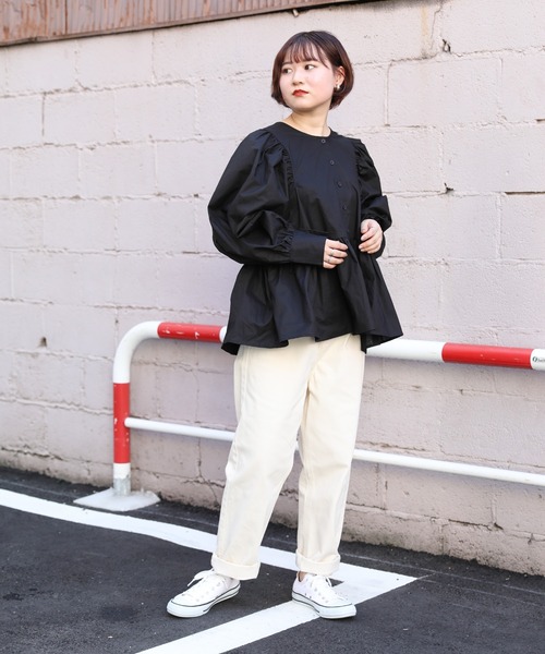 sakishimatokyo(サキシマトーキョー)の「「ボリュームギャザースリーブブラウス」(シャツ/ブラウス・レディース・ブラック/オフホワイト/ライトグリーン・FREE)」の4枚目の写真