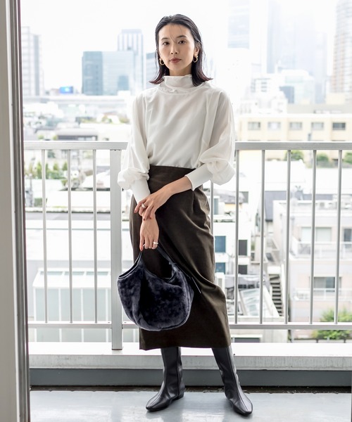 RIVE DROITE（リヴドロワ）の「きれい目にもカジュアルにもマッチする　ライトタンブラーハイネックシャツ（シャツ/ブラウス・レディース・オフホワイト/ブラック・FREE）」の6枚目の写真