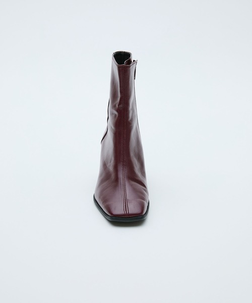 UNITED TOKYO（ユナイテッドトウキョウ）の「レザーライクスクエアーブーツ（ブーツ・レディース・アイボリー/ブラック/バーガンディー・1/2）」の21枚目の写真