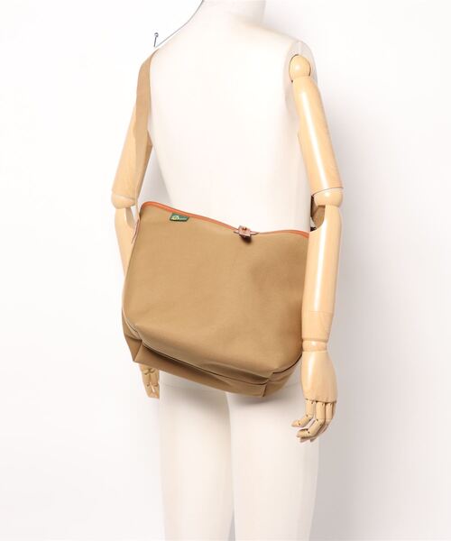 Bshop（ビショップ）の「【Brady】KINROSS MEDIUM（ショルダーバッグ・レディース・ブラック/カーキ・ONE SIZE）」の4枚目の写真