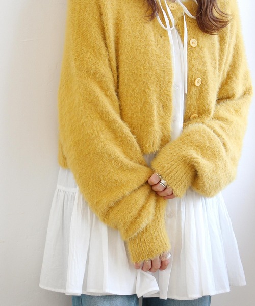 Crisp(クリスプ)の「フラッフィーショートニットカーディガン(カーディガン/ボレロ・レディース・ホワイト/マスタード/パープル・FREE)」の3枚目の写真