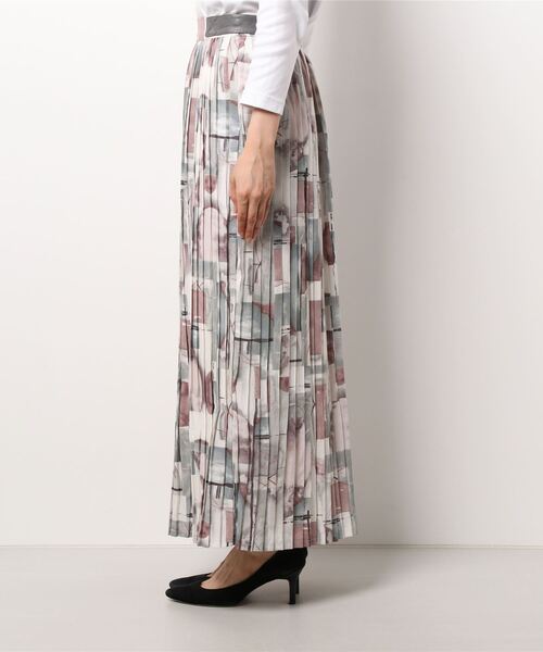 Q（キュー）の「アート柄プリーツスカート（スカート・レディース・ブラック系その他・MEDIUM）」の4枚目の写真