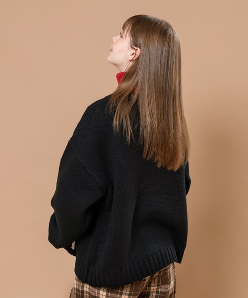 MUHET（ミュエータ）の「レタードカーディガン（カーディガン/ボレロ・レディース・ブラック/グレー/ライトベージュ・SMALL/MEDIUM/X-LARGE）」の8枚目の写真